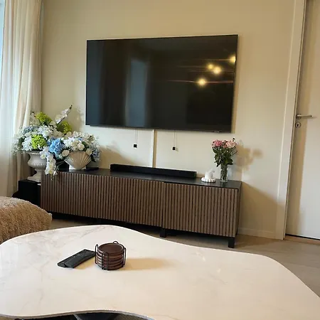 Modern Family With Mountain Views, Terrace & Free Parking Bergen